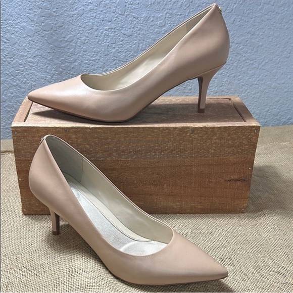 🥶🔥Cole Haan - Classic Nude Leather Pumps - 9B - Picture 1 of 7